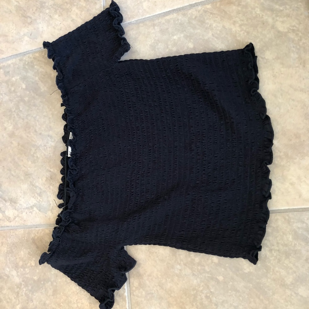 black rouched crop top